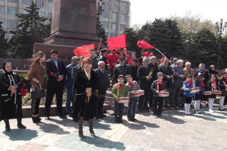 Махачкала. 22 апреля группу школьников приняли в пионеры