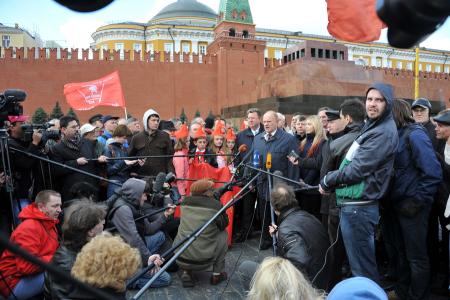 Сама история доказала правоту Ленина! Коммунисты во главе с Г.А. Зюгановым возложили цветы к Мавзолею на Красной площади