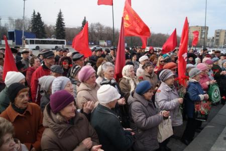 Красноярцы отметили 143-ю годовщину со Дня рождения В.И. Ленина: У Ленина учимся бороться и побеждать