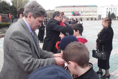 Махачкала. 22 апреля группу школьников приняли в пионеры