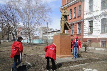 В Амурской области коммунисты провели ленинский субботник