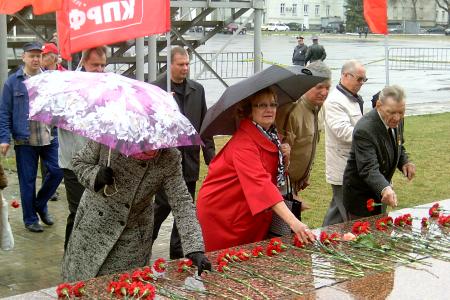 «Пусть живут в веках имя и дело В.И. Ленина!». Репортаж с мероприятий КПРФ в Саратове