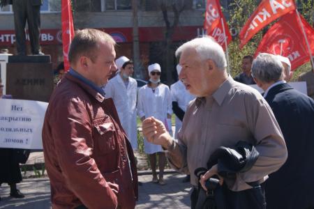 В Волгограде коммунисты провели «панихиду» по здравоохранению в области