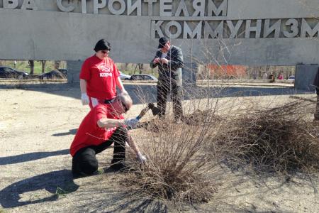 Волгоградская область. Активисты партии вместе с депутатами организовали ленинский субботник