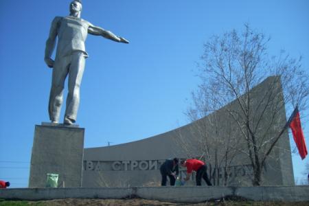 Волгоградская область. Активисты партии вместе с депутатами организовали ленинский субботник
