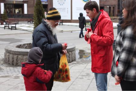 Комсомольцы Москвы: Наше Знамя - Красное!