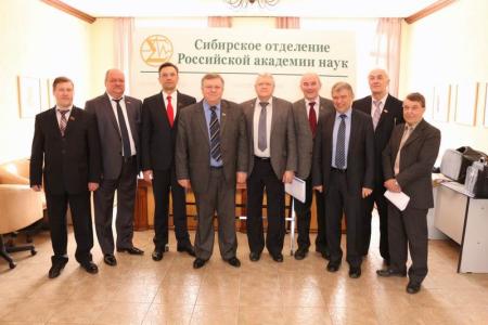  Ученые и депутаты обсудили проблемы обороноспособности страны. Визит В.П.Комоедова в новосибирский Академгородок