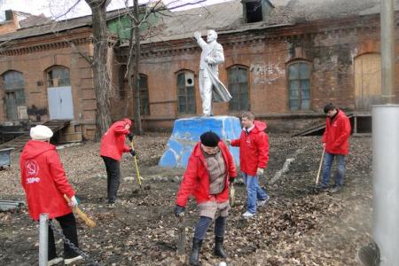 В Амурской области коммунисты провели ленинский субботник