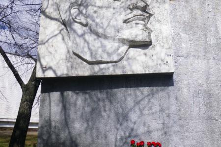 Коммунисты столичного местного отделения «Мичуринское» предложили взять под партийный контроль памятные места, связанные с именем В.И. Ленина