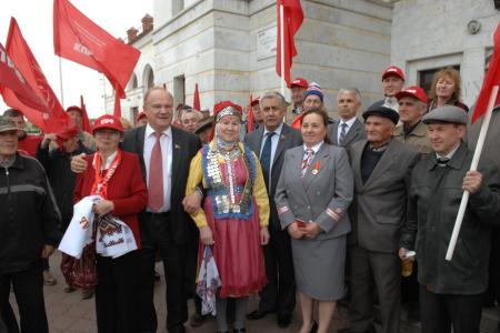 «Или левоцентристский поворот, или полное разрушение страны!» Репортаж о визите Г.А. Зюганова в Поволжье
