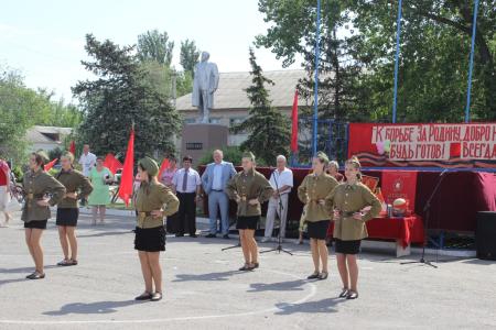 Волгоградская область. Депутат-коммунист Н.А. Паршин принял участие в торжествах по случаю Дня пионерии в Чернышковском районе