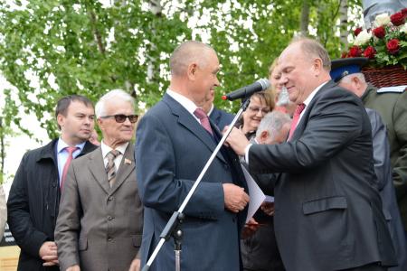 Г.А.Зюганов о народном кооперативе "Звениговский": "Ваше хозяйство - это островок социализма". Видеорепортаж КПРФ.ТВ