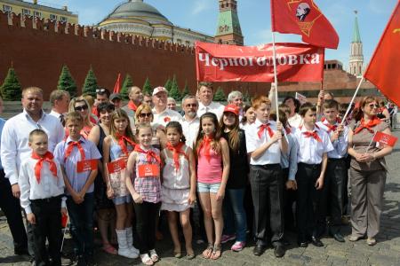 «К борьбе за дело трудового народа – будьте готовы!» Г.А. Зюганов провел торжественный прием в пионеры на Красной площади