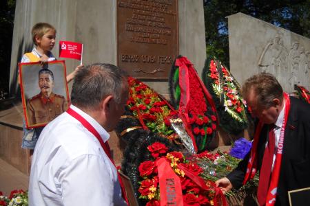 С.П.Обухов - митинге в Краснодаре: КПРФ отстаивает Правду о великой Победе,  защищает историческую память - это наш "духовный Сталинград" 