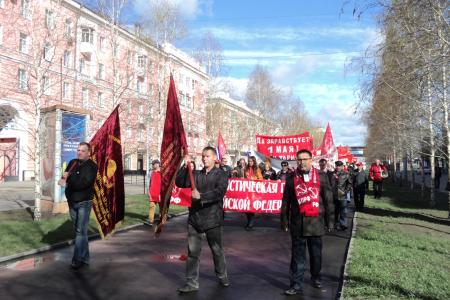 Демонстрацией и митингом отметили Первомай барнаульские коммунисты
