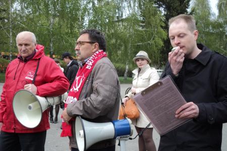 «Вернем рабочим право на забастовку!»: народные ополченцы и коммунисты г. Барнаула провели акцию в поддержку прав рабочих