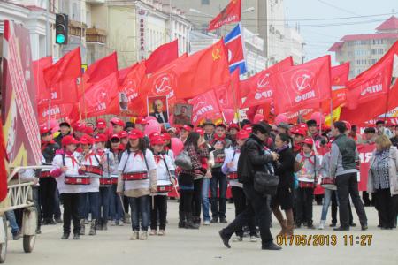 Капитализм держится на жуликах и дураках! Маевка якутских коммунистов