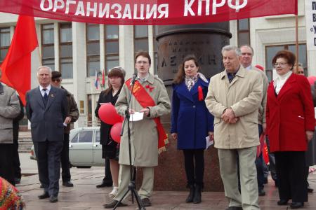 Мама, папа, я – на демонстрации вся семья! Первомай в Калуге