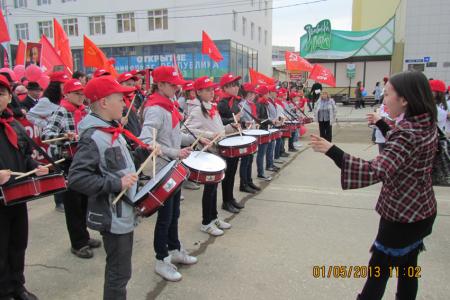 Капитализм держится на жуликах и дураках! Маевка якутских коммунистов