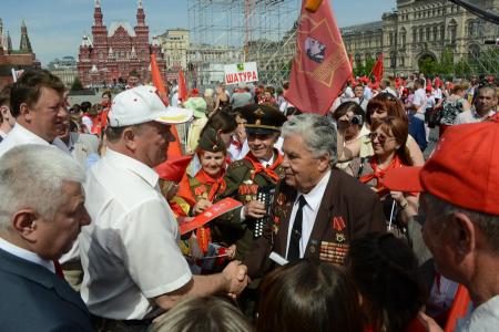 «К борьбе за дело трудового народа – будьте готовы!» Г.А. Зюганов провел торжественный прием в пионеры на Красной площади