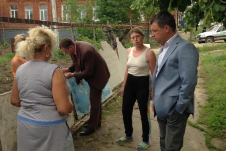 Тульские коммунисты и комсомольцы спешат на помощь к пострадавшим от урагана жителям города Ефремова