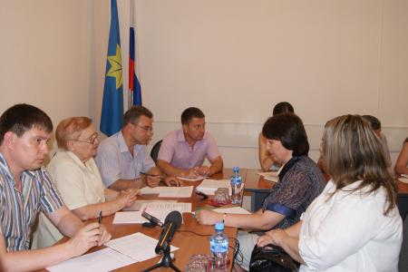 Волгоград. Прием граждан в общественной приемной Г.А.Зюганова ведет А.В. Апарина