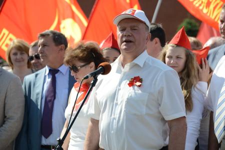 «К борьбе за дело трудового народа – будьте готовы!» Г.А. Зюганов провел торжественный прием в пионеры на Красной площади