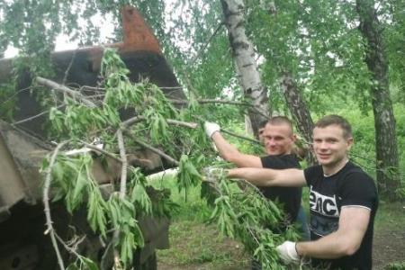 Депутат Госдумы Олег Лебедев в ходе видеомоста Москва – Тула: Наши товарищи активно помогли в ликвидации последствий урагана в Ефремове  