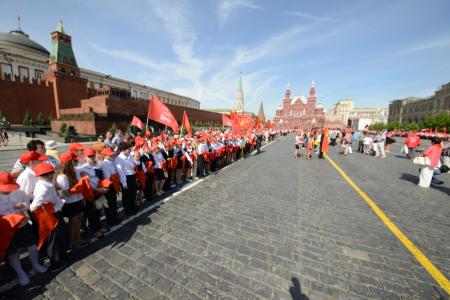 «К борьбе за дело трудового народа – будьте готовы!» Г.А. Зюганов провел торжественный прием в пионеры на Красной площади