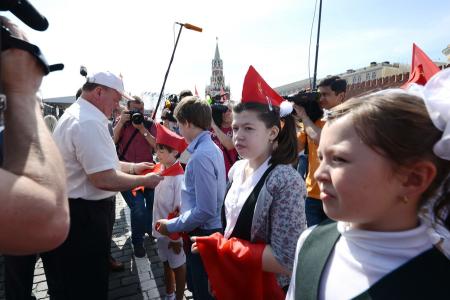 «К борьбе за дело трудового народа – будьте готовы!» Г.А. Зюганов провел торжественный прием в пионеры на Красной площади