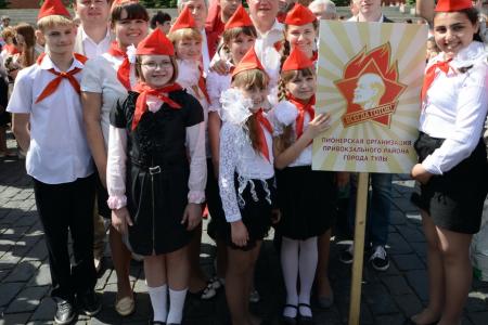 «К борьбе за дело трудового народа – будьте готовы!» Г.А. Зюганов провел торжественный прием в пионеры на Красной площади