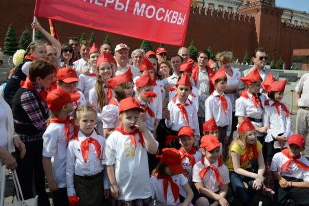 «К борьбе за дело трудового народа – будьте готовы!» Г.А. Зюганов провел торжественный прием в пионеры на Красной площади