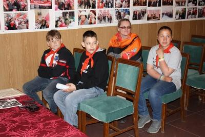 Магадан. Коммунисты собрали за чашкой чая пионеров всех поколений