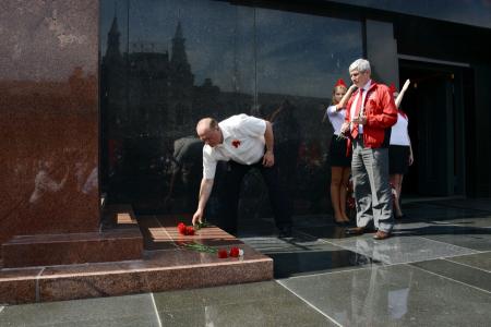 «К борьбе за дело трудового народа – будьте готовы!» Г.А. Зюганов провел торжественный прием в пионеры на Красной площади