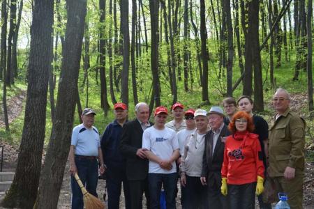 Белгородские коммунисты встретили Первомай субботниками и протестными акциями 