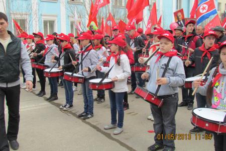 Капитализм держится на жуликах и дураках! Маевка якутских коммунистов