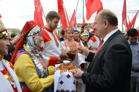 Началась рабочая поездка Г.А. Зюганова в Чувашскую Республику