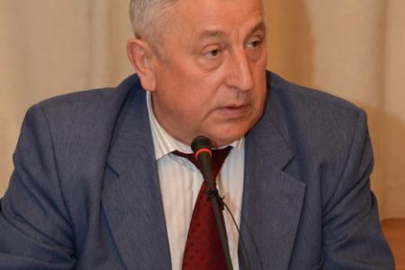 Представители регионов на совещании в Госдуме поддержали требование коммунистов о выделении дополнительных бюджетных ассигнований на увеличение зарплат бюджетникам