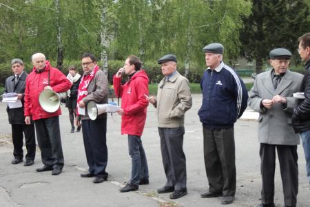 «Вернем рабочим право на забастовку!»: народные ополченцы и коммунисты г. Барнаула провели акцию в поддержку прав рабочих