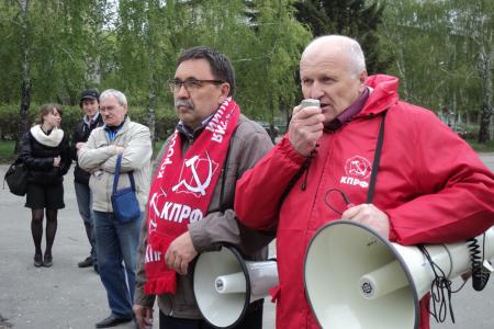 «Вернем рабочим право на забастовку!»: народные ополченцы и коммунисты г. Барнаула провели акцию в поддержку прав рабочих