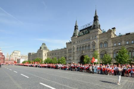 «К борьбе за дело трудового народа – будьте готовы!» Г.А. Зюганов провел торжественный прием в пионеры на Красной площади