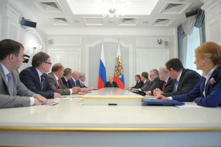 Лидер КПРФ Г.А. Зюганов и руководители парламентских партий встретились с Президентом России В.В. Путиным