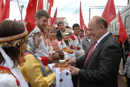 «Или левоцентристский поворот, или полное разрушение страны!» Репортаж о визите Г.А. Зюганова в Поволжье