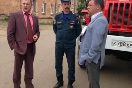Тульские коммунисты и комсомольцы спешат на помощь к пострадавшим от урагана жителям города Ефремова