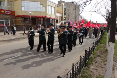 Мама, папа, я – на демонстрации вся семья! Первомай в Калуге