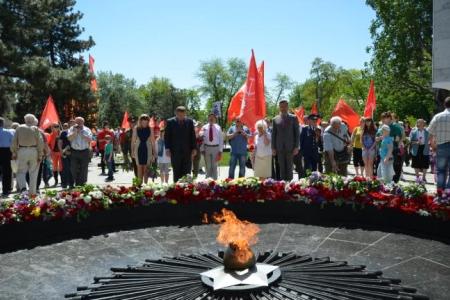 Всероссийская акция коммунистов, посвященная 68-й годовщине Великой Победы. Справка Отдела рабочего, профсоюзного движения и связей с общественными организациями ЦК КПРФ  