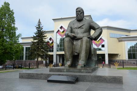 «Или левоцентристский поворот, или полное разрушение страны!» Репортаж о визите Г.А. Зюганова в Поволжье