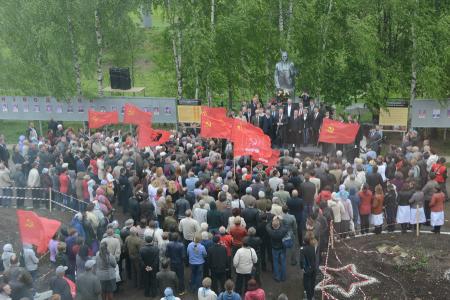 Г.А.Зюганов о народном кооперативе "Звениговский": "Ваше хозяйство - это островок социализма". Видеорепортаж КПРФ.ТВ