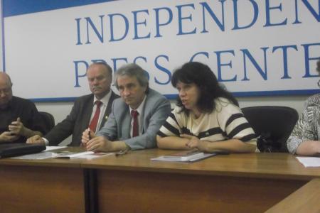 Московские коммунисты приняли участие в конференции по решению проблемы обманутых дольщиков