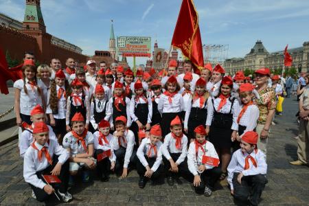 «К борьбе за дело трудового народа – будьте готовы!» Г.А. Зюганов провел торжественный прием в пионеры на Красной площади